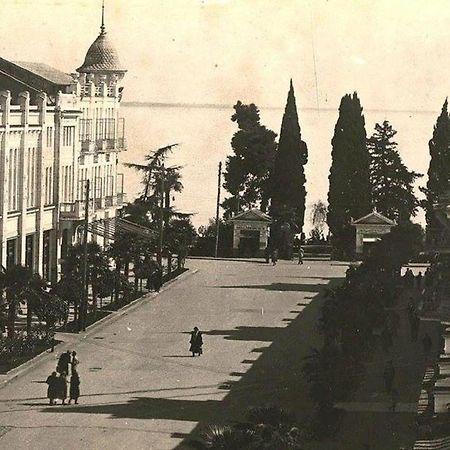 Ritsa Hotel Sukhumi Bagian luar foto