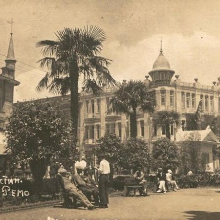 Ritsa Hotel Sukhumi Bagian luar foto