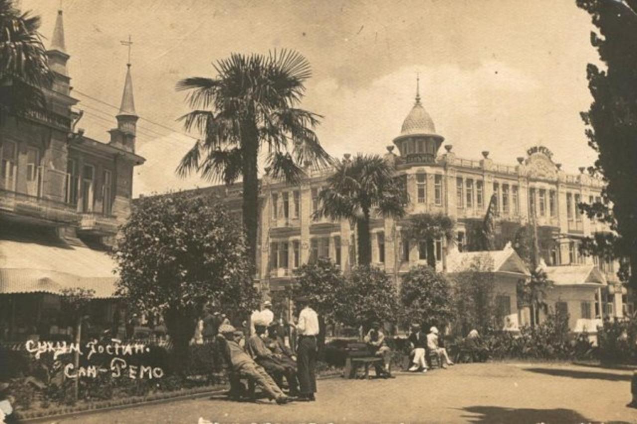 Ritsa Hotel Sukhumi Bagian luar foto