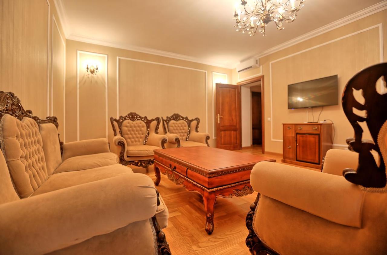 Ritsa Hotel Sukhumi Bagian luar foto