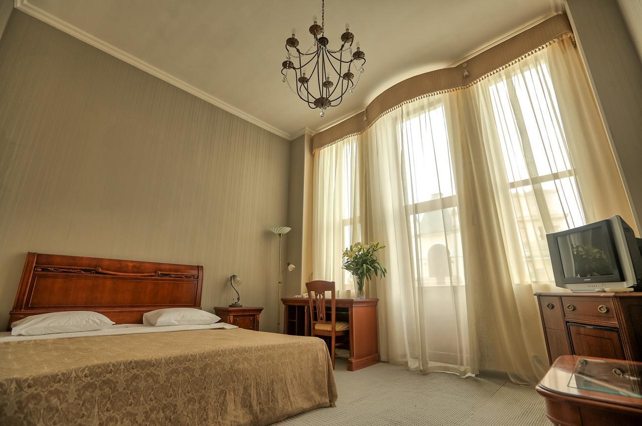 Ritsa Hotel Sukhumi Bagian luar foto