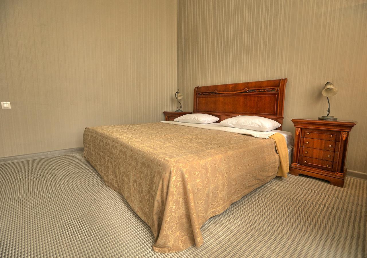 Ritsa Hotel Sukhumi Bagian luar foto