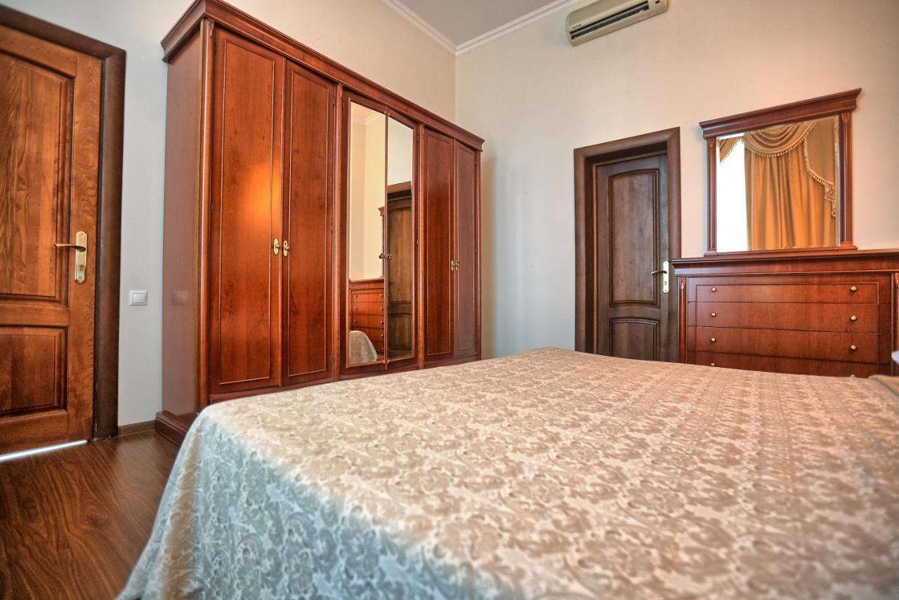 Ritsa Hotel Sukhumi Bagian luar foto