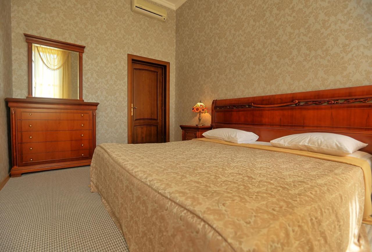 Ritsa Hotel Sukhumi Bagian luar foto